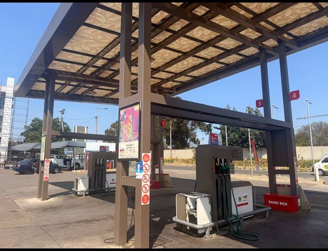 2,850M² SERVICE STATION FOR SALE IN LA ROCHELLE